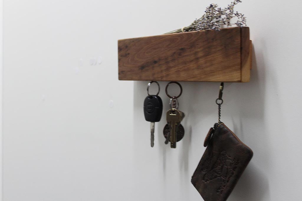 Wall-mounted Holder for Keys, Mail or Phone.